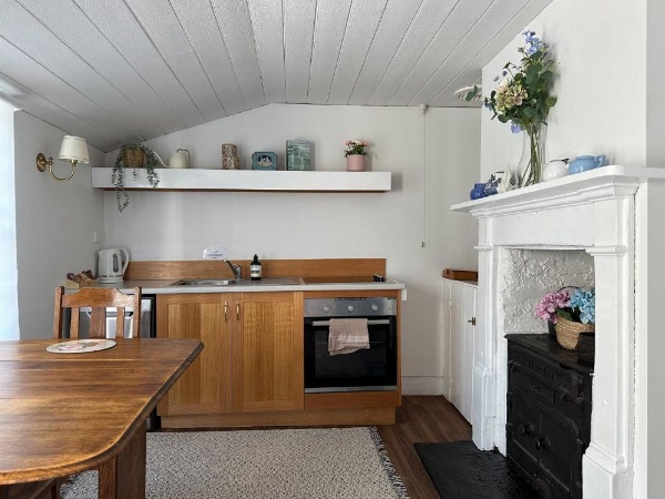 Alice's Cottages image 19