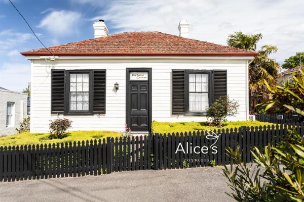 Alice's Cottages image 9